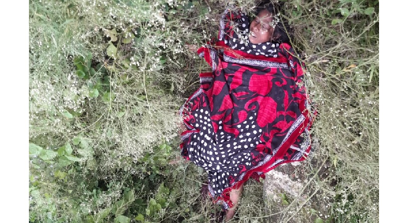 নাচোলে রেল লাইনের পাশ থেকে অজ্ঞাত নারীর মরদেহ উদ্ধার